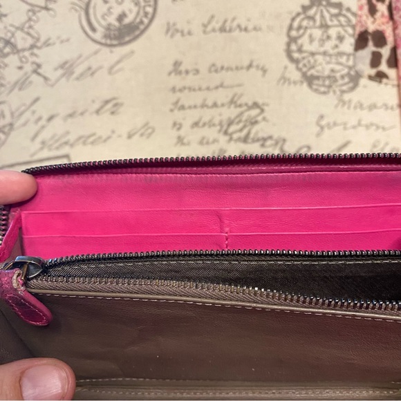 EUC Bottega Veneta Lambskin Intrecciato Long Round Zipper Wallet - Picture 14 of 14
